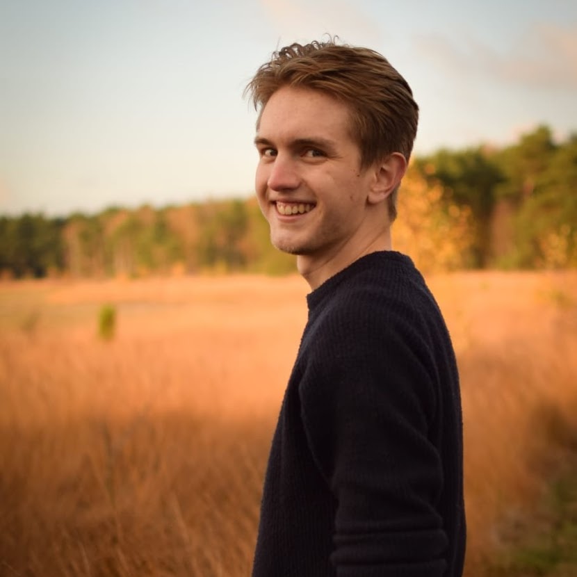Portrait de l'auteur Tom ROBETTE